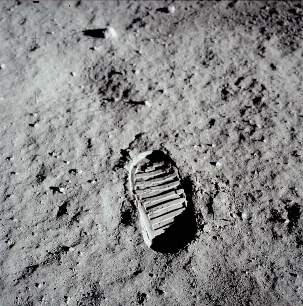 THE MOONWATCH CERTIFICATION <br> BY NASA